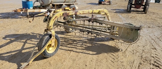 JOHN DEERE RAKE