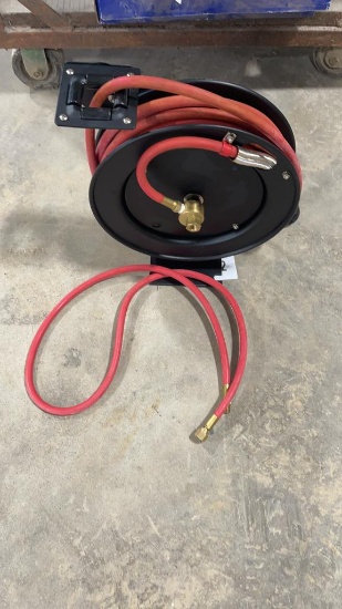 NEW 1/4" X 50' AIR HOSE ON REEL