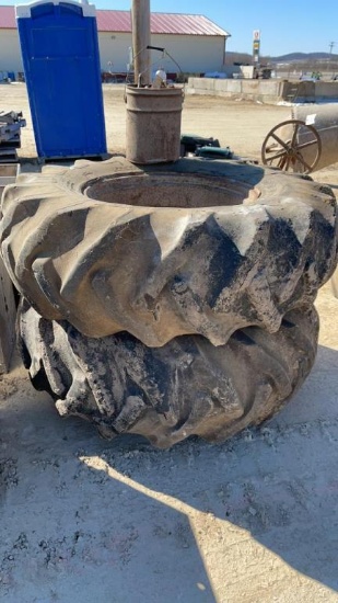 PAIR OF 18.4 X 28 CLAMP ON DUALS WITH CLAMPS