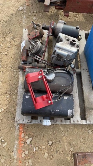 HYDRAULIC PUMPS FOR IH PLANTERS