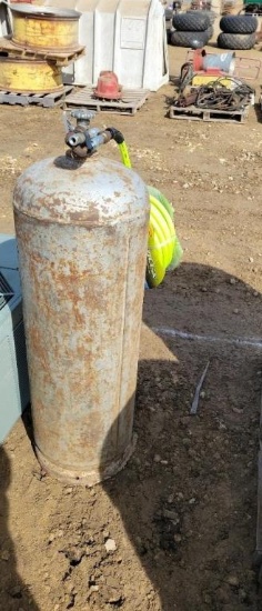 PORTABLE 40 GALLON AIR TANK WITH HOSE