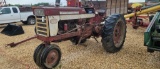 FARMALL 560 TRACTOR, NARROW FRONT