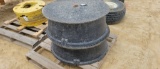 PAIR OF PLASTIC MINERAL FEEDER