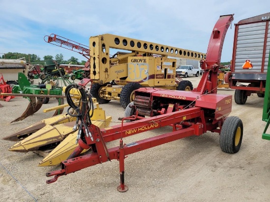 New Holland 790 Pull Type Chopper