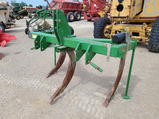 John Deere 913 3pt 3 Shank Ripper