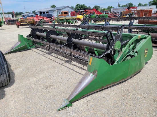 John Deere 216 Bean Head