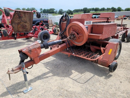 Hesston 4655 Inline Square Baler
