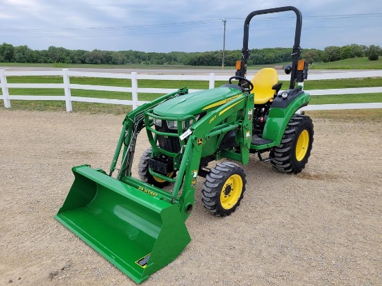 John Deere 2032R Compact Tractor