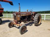 International 560 Tractor