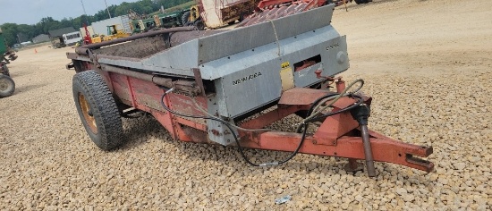 NEW IDEA 351B MANURE SPREADER