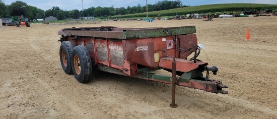 NEW IDEA 244 TANDEM MANURE SPREADER