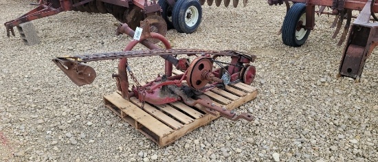 INTERNATIONAL 100 SICKLE MOWER - WORKS