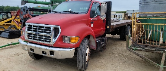 2002 FORD F650 24' FLATBED TRUCK
