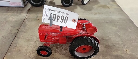 INTERNATIONAL I-D9 TOY TRACTOR