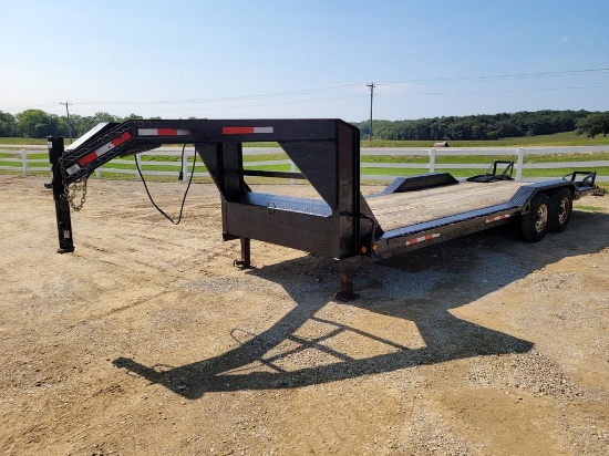 2013 PJ 24' Gooseneck Trailer