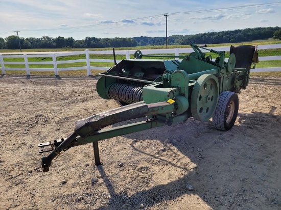 John Deere 14T Square Baler