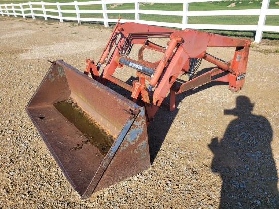 Kubota M1000 Loader