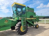 John Deere 4400 Combine