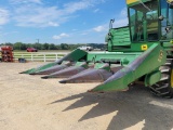 John Deere 444 Corn Head