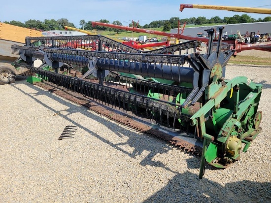 John Deere 224 Bean Head