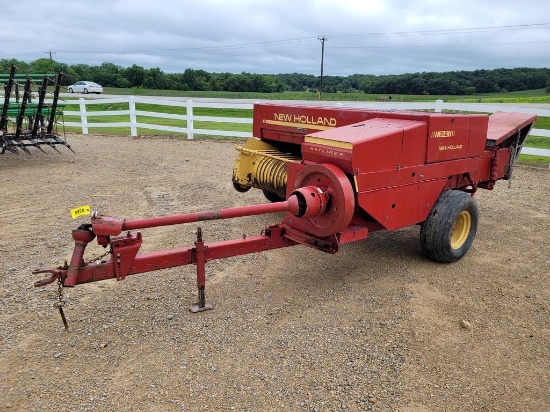 New Holland 316 Square Baler