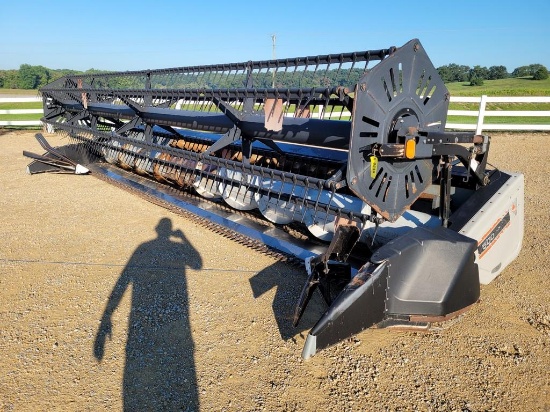 Agco Gleaner 500 28' Bean Head