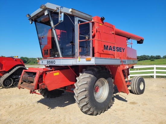 Massey Ferguson 8560 Rotary Combine