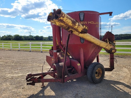 New Holland 355 Mixer Mill