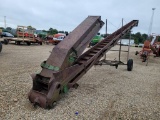 John Deeere 40' Elevator