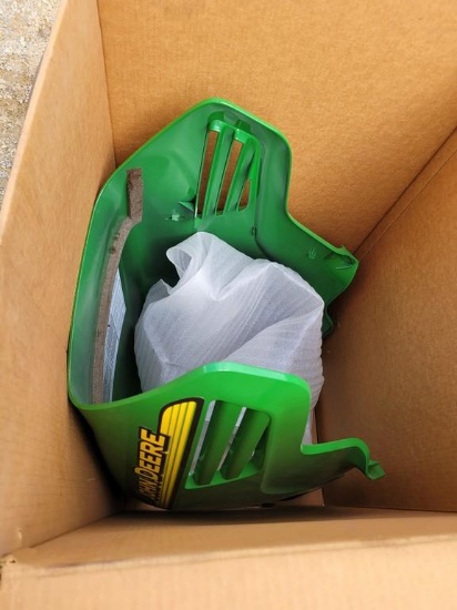 John Deere X495 Hood