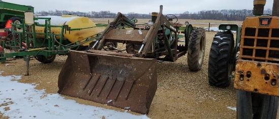 OLIVER 770 TRACTOR WITH LOADER - DOES NOT RUN