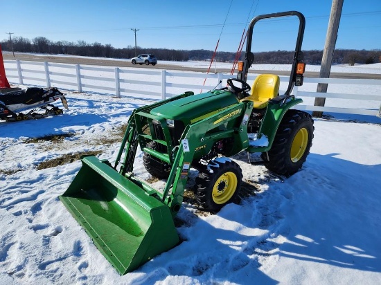 John Deere 3038E Tractor