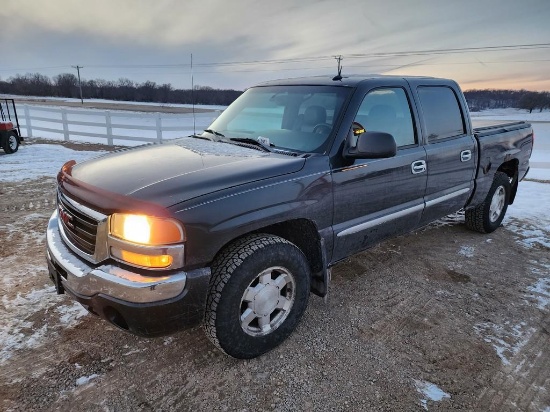 2004 GMC 2500 Pick Up Truck