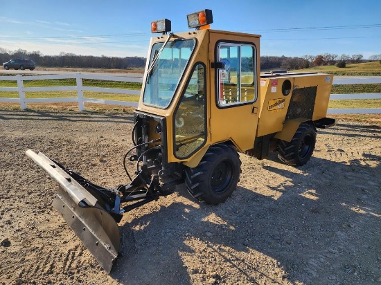 Trackless MT Articulating Snow Machine