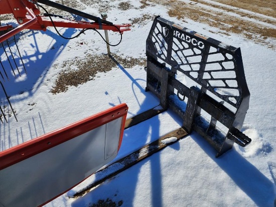 Bradco 48" Pallet Forks