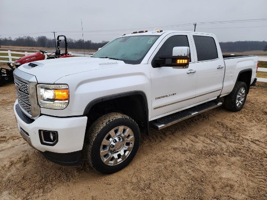 2019 GMC Denali HD Pick Up Truck