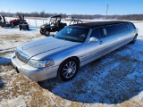 2007 Lincoln Town Car Limo