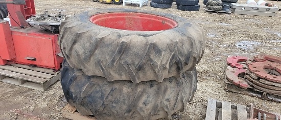 SET 18.4 X 38 AXLE MOUNT DUALS WITH HUBS