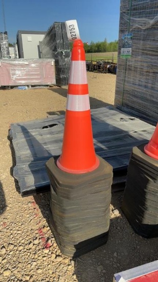 NEW 28" PVC SAFETY TRAFFIC CONES