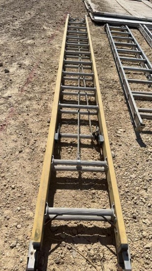 FIBERGLASS 15' EXTENSION LADDER