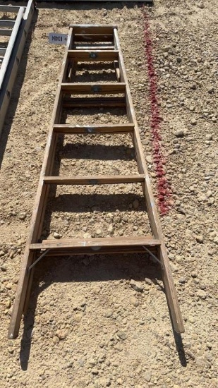 6' WOOD LADDER