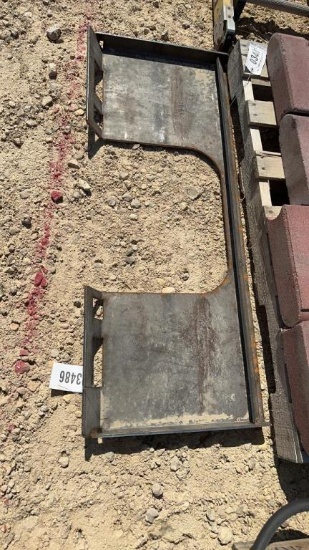 SKID LOADER MOUNTING PLATE