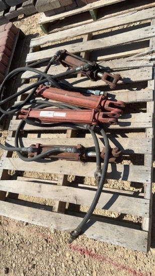 (4) SMALL HYDRAULIC CYLINDERS