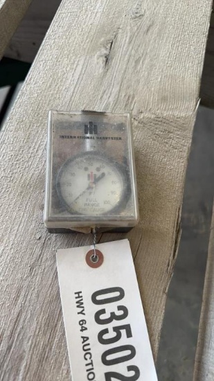IH TIRE PRESSURE GAUGE IN ORIGINAL CASE