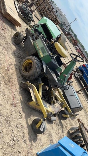 JOHN DEERE F935D LAWN MOWER