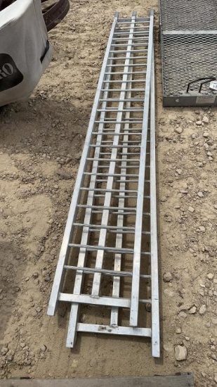 PAIR ALUMINUM LOADING RAMPS