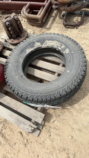 NEW NOKIA LT225/75R16 TIRE