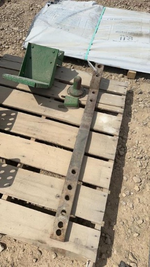 STEPS AND DRAWBAR FOR JOHN DEERE 4020