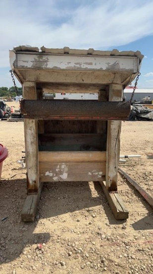 CATTLE MINERAL FEEDER