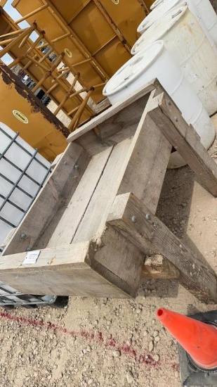 SMALL WOODEN CALF FEED BUNK